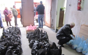 С дарение от Холандия кметът Тотев подпомогна 375 социално слаби за Великден