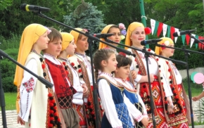 Детски народен хор "Славей" към Народно читалище "Отец Паисий - 1919" гр. Сандански набира желаещи.