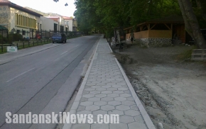 От парка до хотелите в Сандански се изградиха тротоарни...