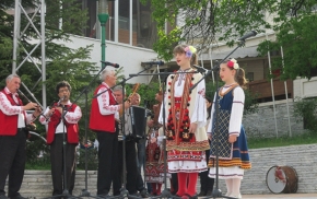 С фолклорен концерт отбелязаха Великден в Сандански